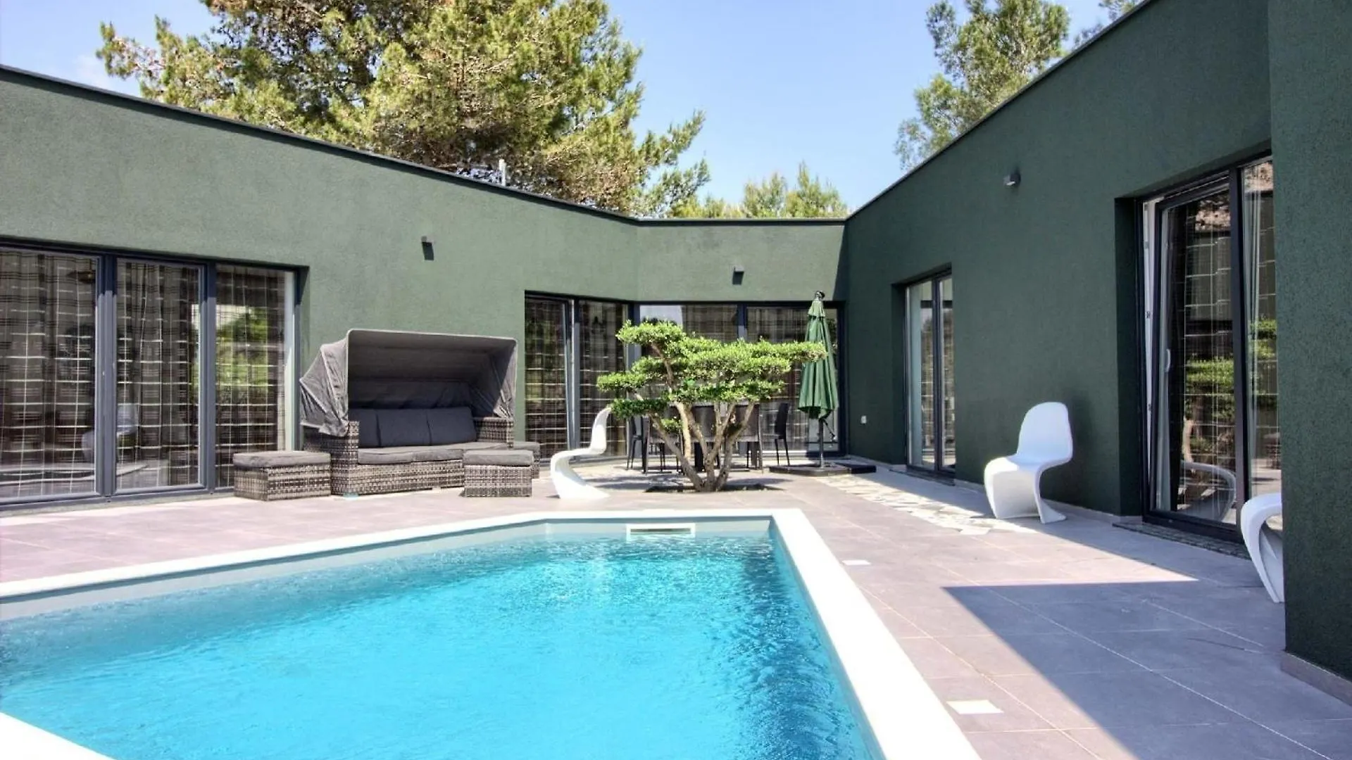 Ferienhaus Mit Privatpool Fuer 10 Personen Ca 180 Qm In Medulin, Istrien Suedkueste Von Istrien 0*, Medulin