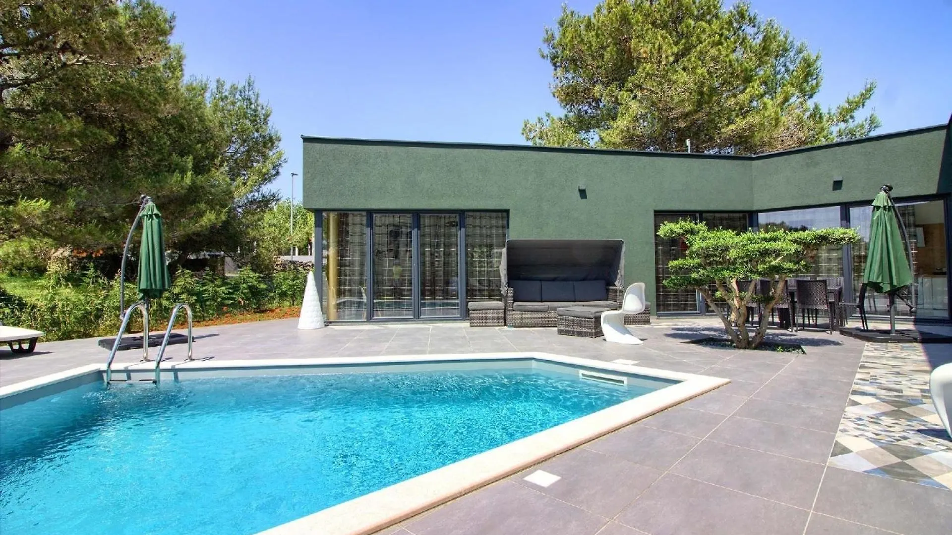 Ferienhaus Mit Privatpool Fuer 10 Personen Ca 180 Qm In Medulin, Istrien Suedkueste Von Istrien Croatia